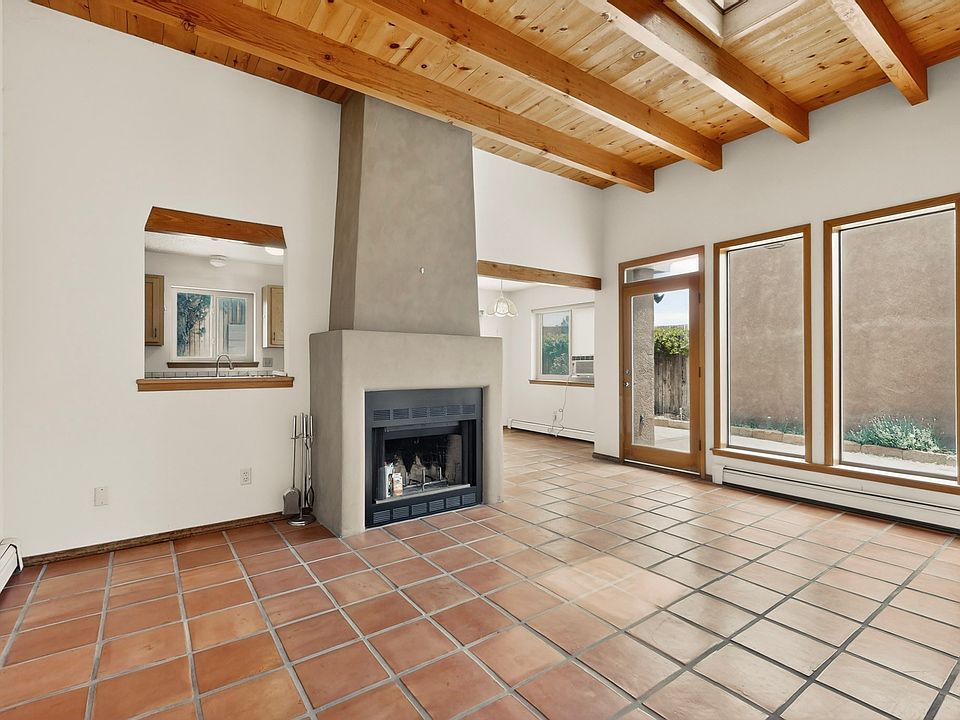 1st image of 2036 Placita De Quedo
