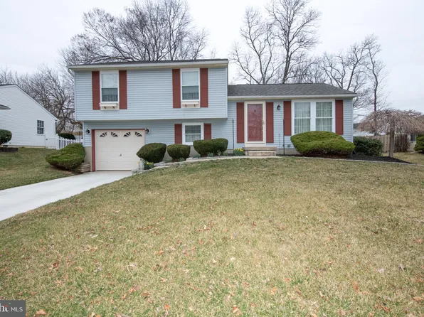 12 Kingsley Ave, Marlton, NJ 08053