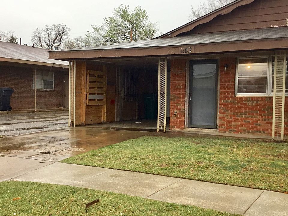 1st image of 1102 N Carol Ln