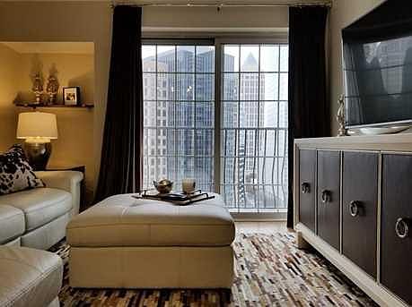 Living room - New furniture, reclining couch, gorgeous midto
