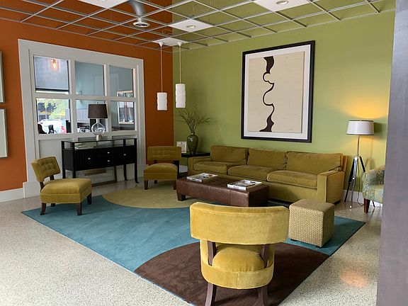 5th image of 175 2nd St S APT 902
