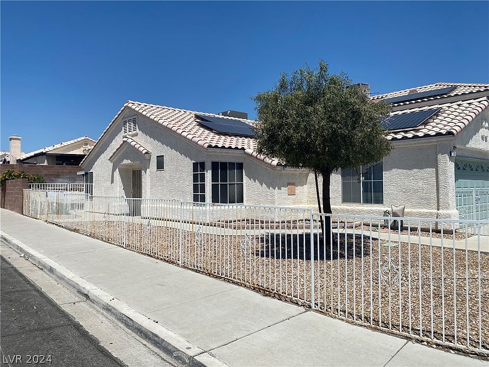 2nd image of 1701 Cedar Bluffs Way