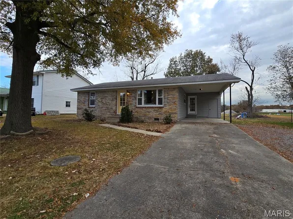 1003 W Saint Francis St, Dexter, MO 63841