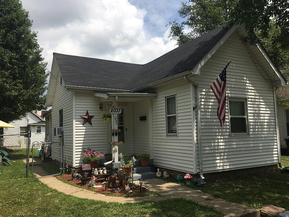 1st image of 2033 Woodlawn Ave