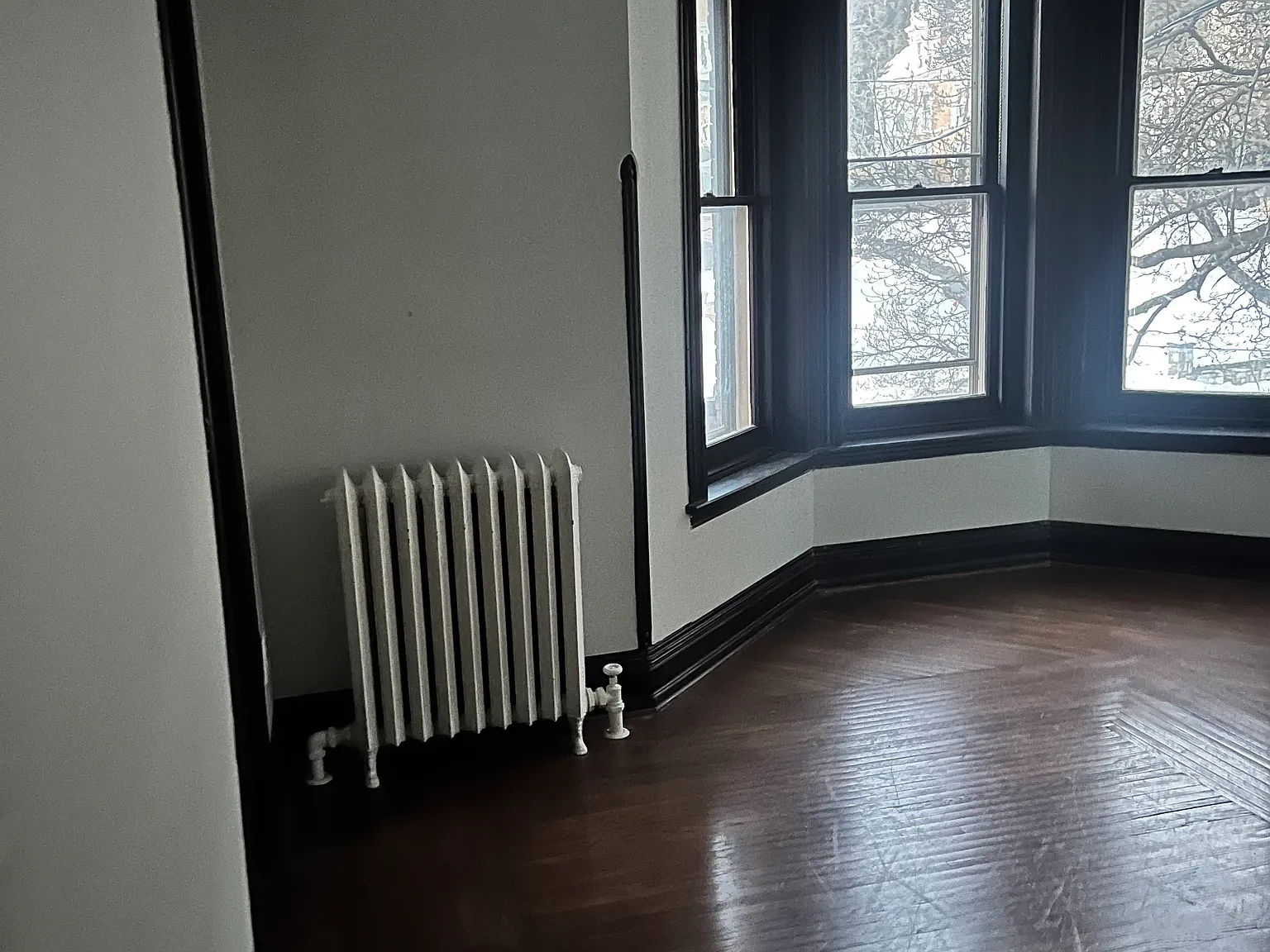 5 bed, 4000 sqft, $600 — Photo 2