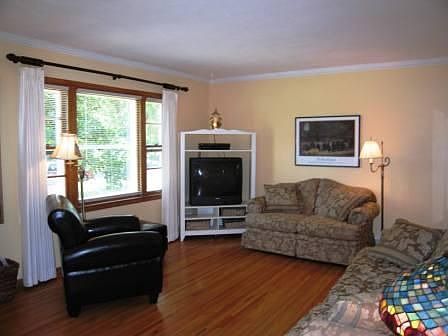 Great light in this west facing living room.