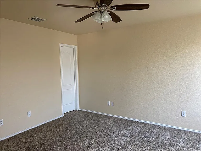 324 Chisholm Trl — Photo 33