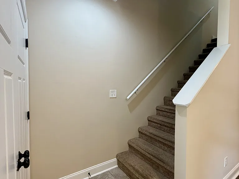 124 Capital St — Photo 13
