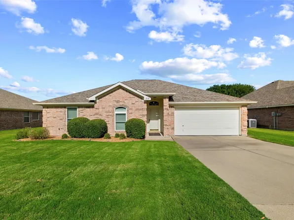 218 Whispering Dell Ln, Weatherford, TX 76085