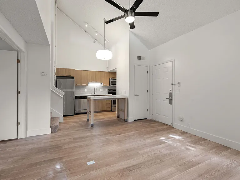 AVIA Lofts on Parkway — Photo 42