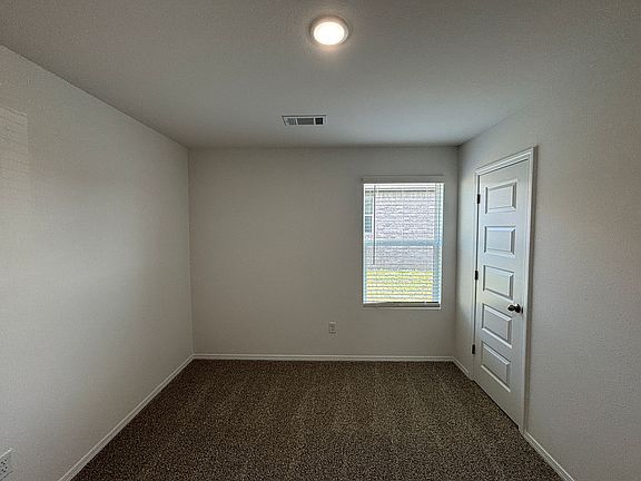 5th image of 141 Preston Ln