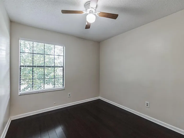 2748 Candlewood Ct — Photo 6