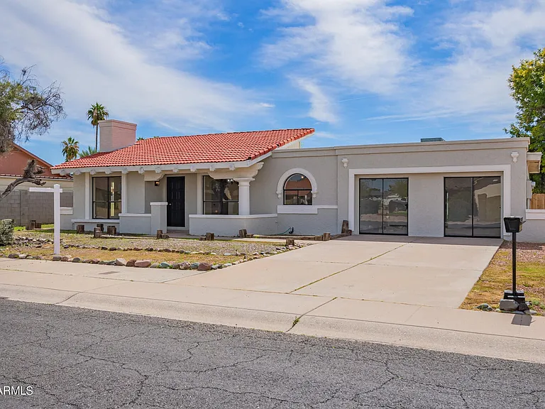 3917 W Juniper Ave — Photo 1