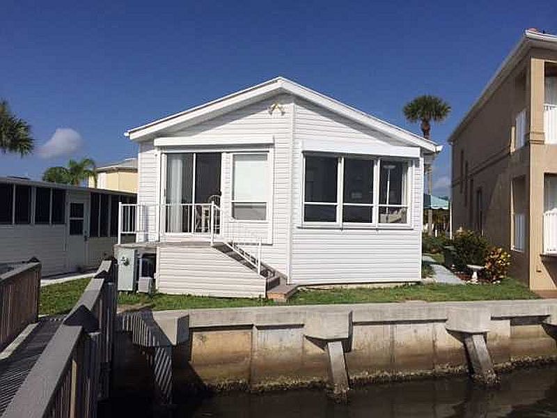 1st image of 412 Nettles Blvd