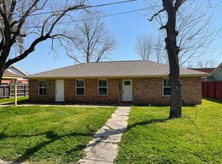 908 Woods Dr, Liberty, TX 77575