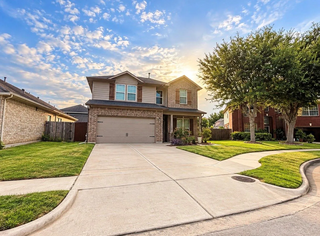 4 bed, 2.5 bath, 2320 sqft, $2,700 — Photo 2
