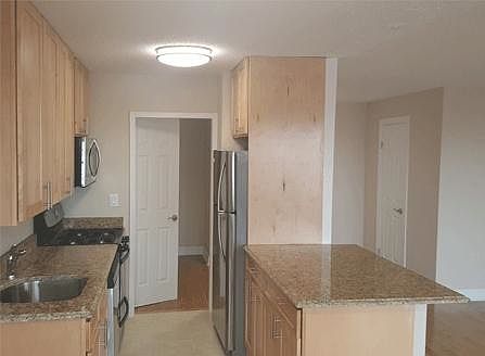 2nd image of 801 Neill Ave APT 7B