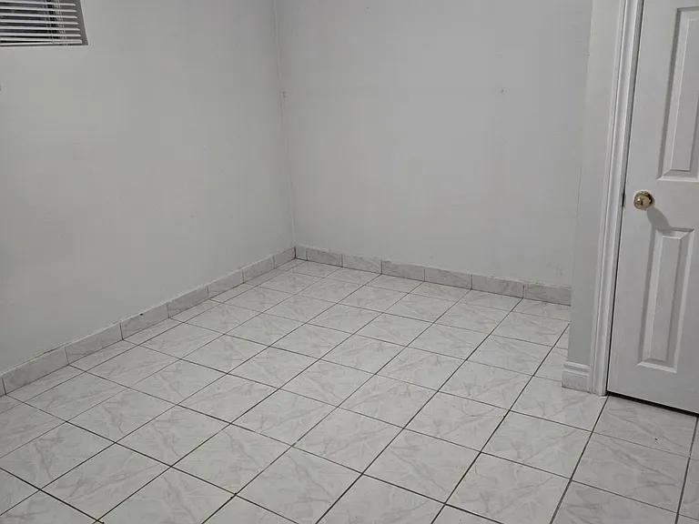 45 Wheelwright Cres #BASEMENT — Photo 7