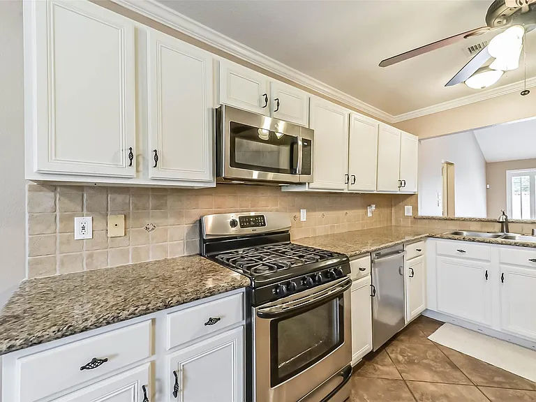 4111 Hermitage Hollow Ln — Photo 4