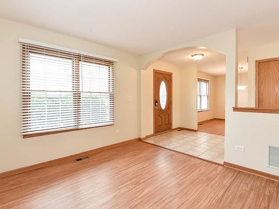 5th image of 419 Glen Mor Dr