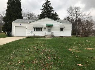1595 Ries St, Barberton, OH 44203