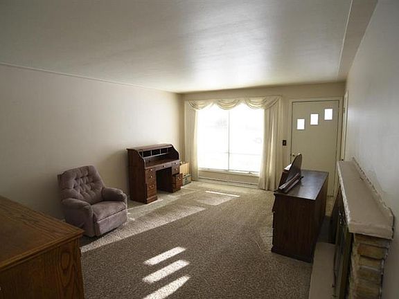 3rd image of 2453 Blanchard St SW