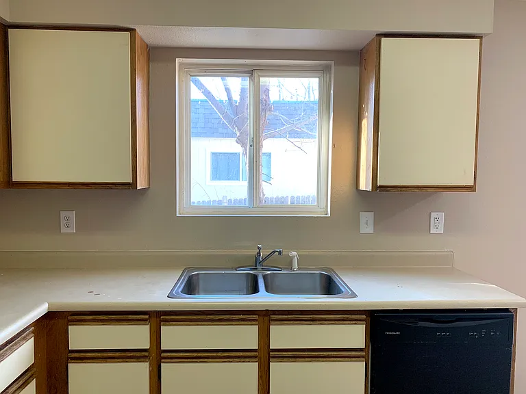 1700 Erin Ct #B — Photo 4