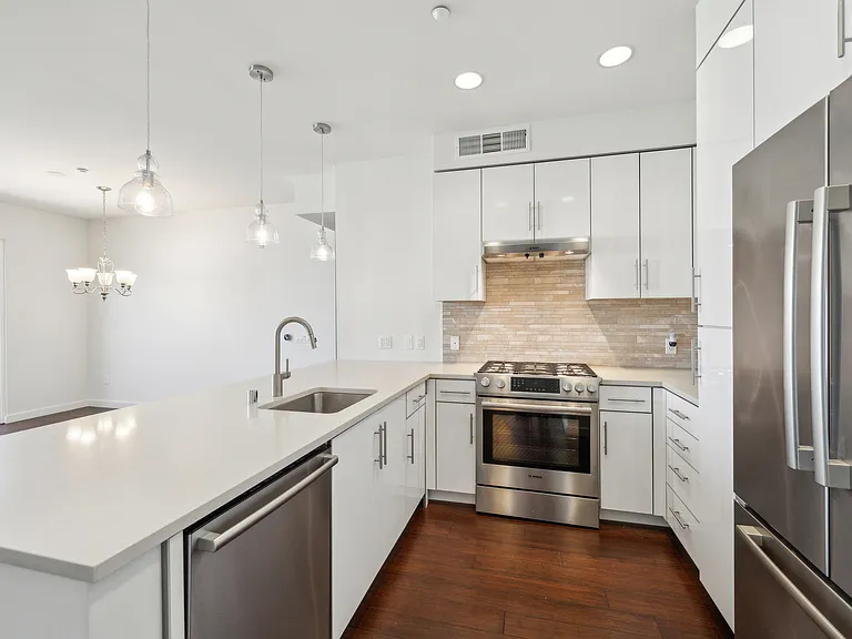 50 Jerrold Ave #305 — Photo 7