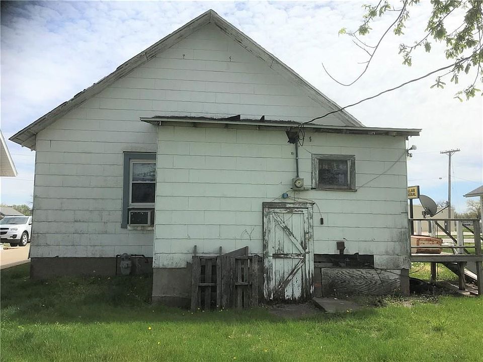2nd image of 207 N Main St