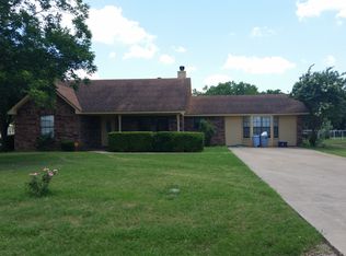 4040 Clancey Ln, Midlothian, TX 76065