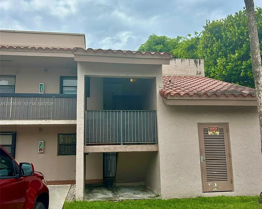 210 W Park Dr #2012