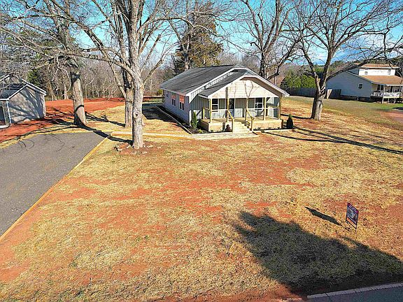 3rd image of 1736 Ezell Rd