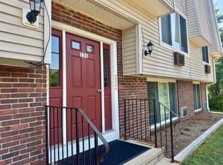 131 N Main St APT 28, Branford, CT 06405