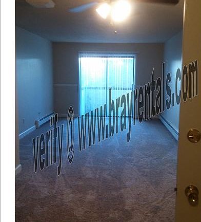 3233 Lakeside Dr. #102 sliding doors