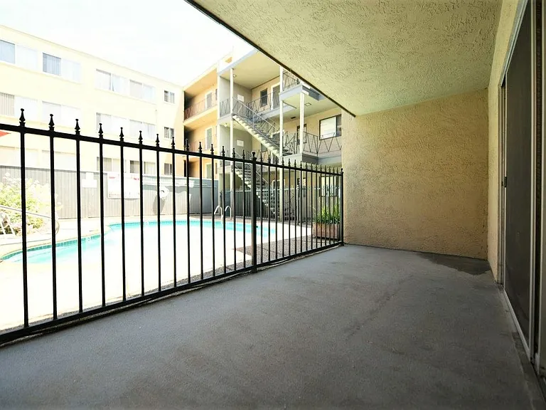 262 Vernon St — Photo 9