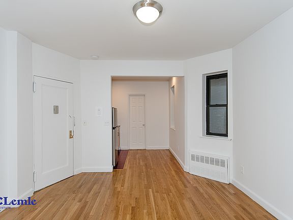 4th image of 1592 2nd Ave #3RN