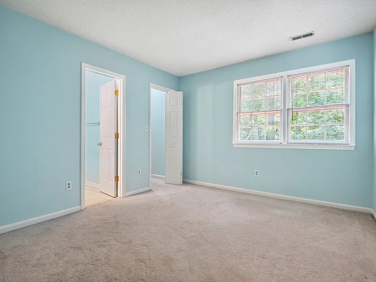 128 Shady Spring Pl — Photo 16