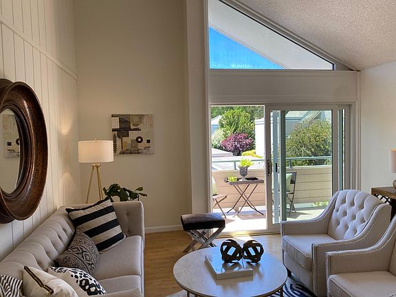 2nd image of 266 Larkspur Plaza Dr