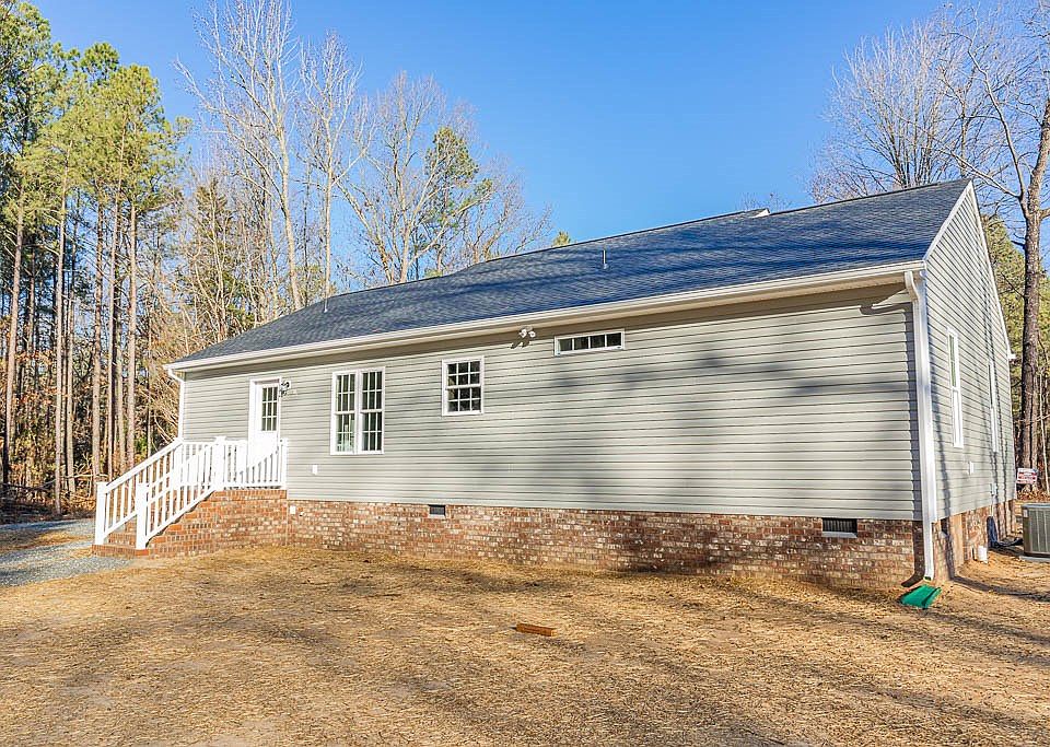 2nd image of 4 Partridge Landing Rd