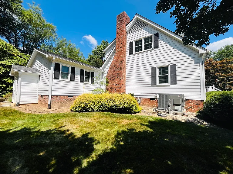 1316 Wagram Ct — Photo 4