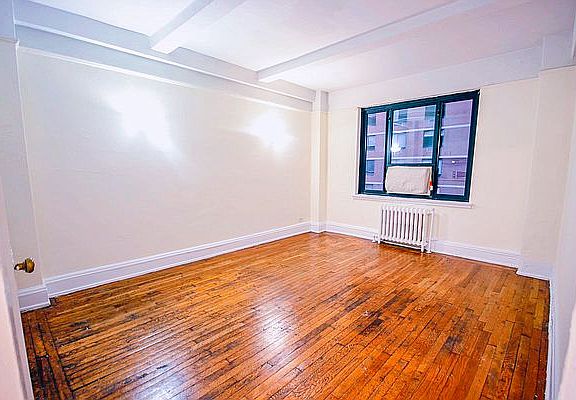 5th image of 11 Waverly Pl APT 7F