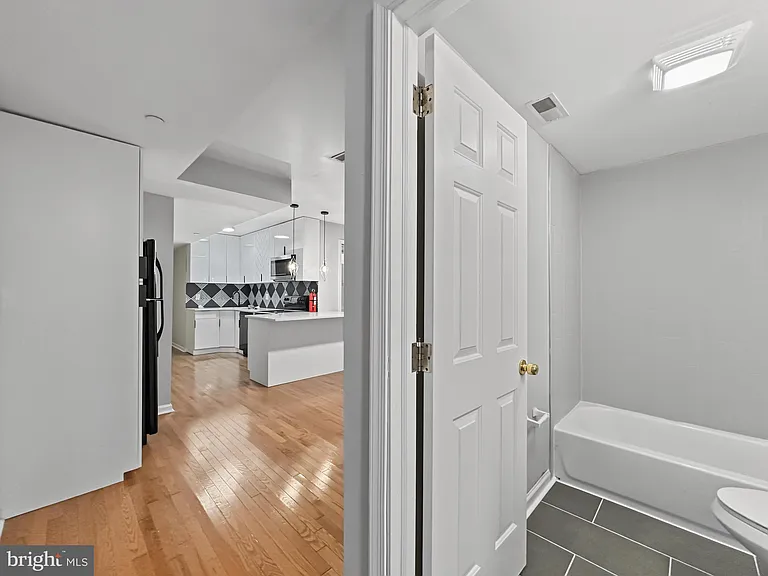 1811 Cecil B Moore Ave #C — Photo 14