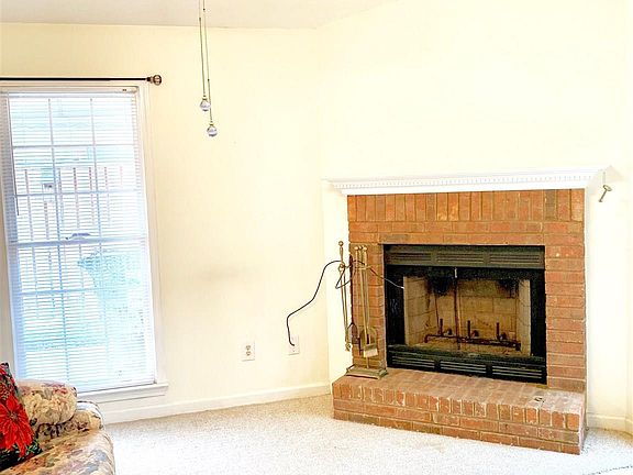 3rd image of 185 Wilbanks Dr