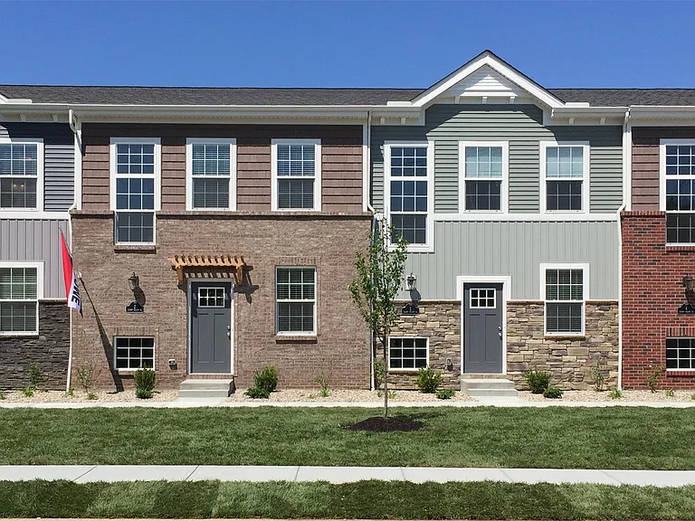 1323 Sleepy Hollow Rd #4 — Photo 1