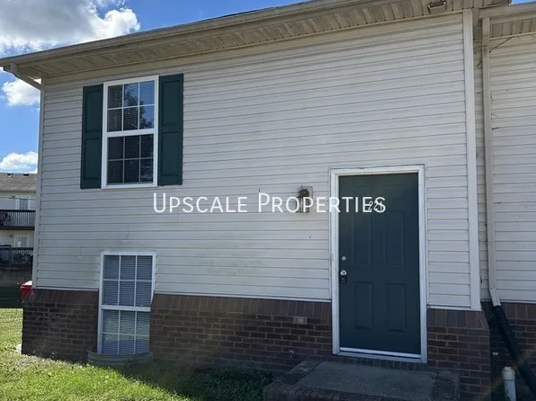221 Grinder Ct, Nicholasville, KY 40356