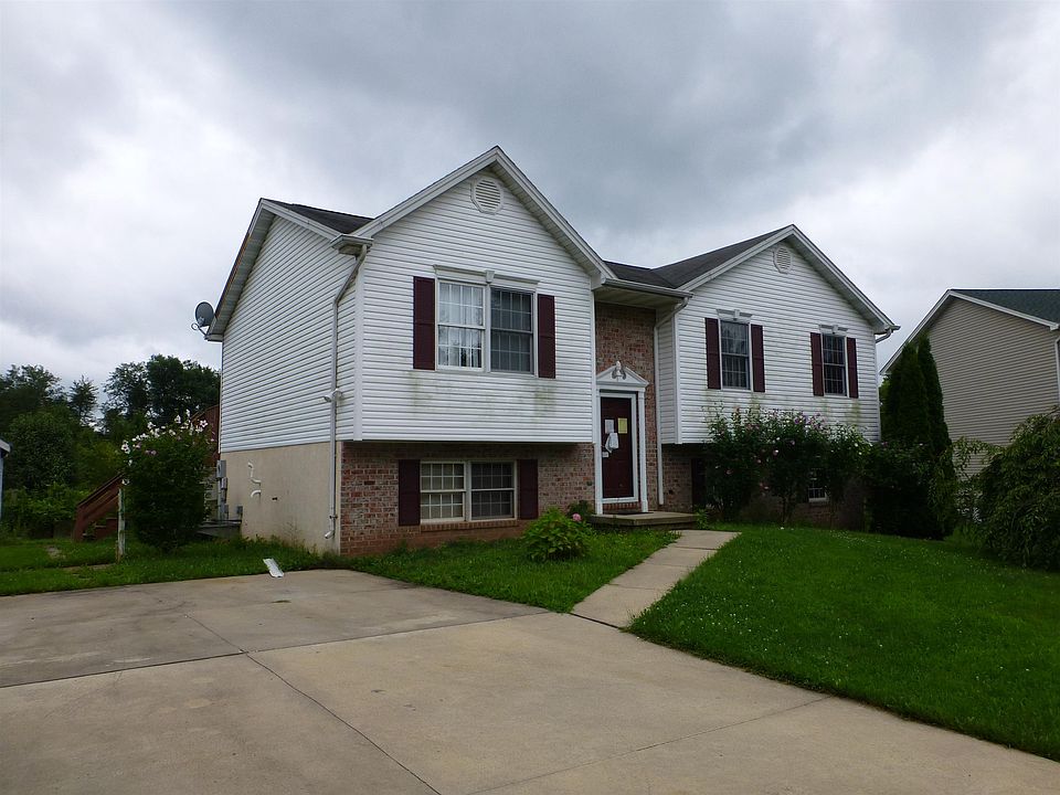 2nd image of 528 Lexington Way