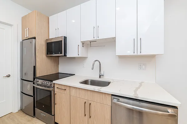 Rented by Platinum Properties | media 16