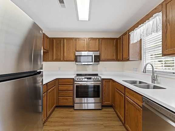 3rd image of 1708 Township Cir
