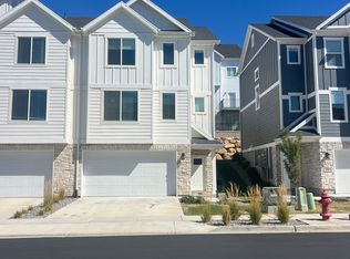 998 W Shadow Brook Ln, Lehi, UT 84043