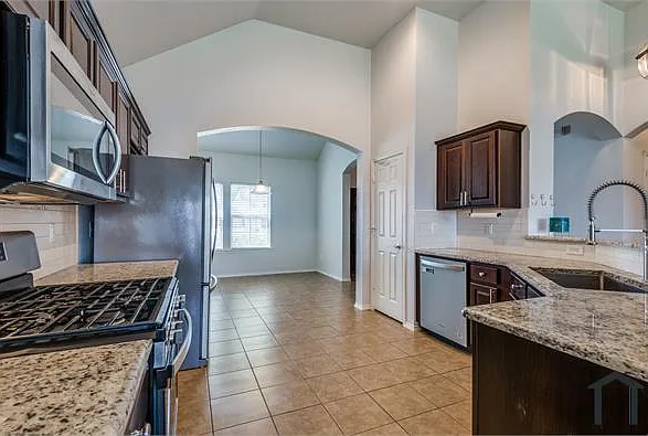 1433 Villa Paloma Blvd — Photo 9